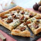 SFOGLIATA RUSTICA CON FICHI E FORMAGGIO
