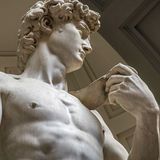 Il David di Michelangelo: un capolavoro di marmo, quasi umano
