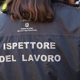 Tutela del lavoro, sospesi quattro esercizi commerciali: sanzioni per oltre 70mila euro