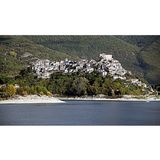 Castel di Tora un presepe sulle acque del lago (Lazio - Borghi più Belli d'Italia)