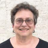 Karen Gershowitz , Author of Travel Mania and Wanderlust joins me On the Edge -