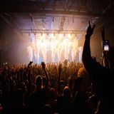 What Are the Trending Themes for Freshers Party Programs This Year?
