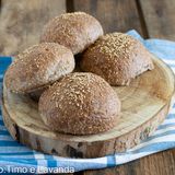 Panino low-carb alle mandorle
