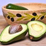 Avocado: Proprietà, Benefici e Consigli per un Consumo Consapevole
