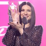 Laura Pausini premiata come Persona dell'Anno ai Latin Grammy Awards, per i successi nell'industria musicale latina e per i meriti umanitari