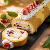 Rotolo soffice con crema alle ciliegie – Fresco, cremoso e irresistibile