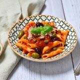 La pasta alla puttanesca con tonno sott’olio