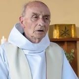 Guerra di religione: neanche il sacerdote sgozzato in chiesa dagli islamisti risveglia i politici europei