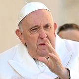 La fragile salute del Papa e gli equilibri in Vaticano 