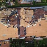Downburst ieri sera nel Veronese: il vento forte scoperchia palazzine. VIDEO/IMMAGINI