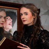 Ava Beaux, a magician who brings theatre, character, and storytelling in to her magic - Episode 15