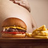 Più obesi che altro: un’emergenza globale mentre si continua a morire di fame