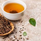 Un aroma che nasce dal fuoco il fascino dell’hojicha, il tè tostato di Kyoto
