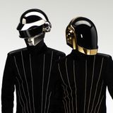 Macron vuole il French Touch patrimonio UNESCO: Siamo stati noi a inventare l’elettronica. Daft Punk simboli di un’eccellenza francese.