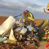 Furgone fuori strada si schianta sul terrapieno di un canale: grave il conducente