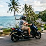 How Yamaha XMAX 300 handles island highway at speed?