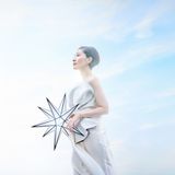 坂本真綾、デビュー30周年記念で初のチャリティーCD「花は咲く」発売決定