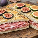 Focaccia con fichi e prosciutto crudo
