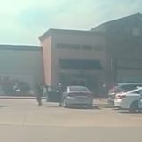 Strage in Texas, nove morti in una sparatoria in un centro commerciale. Sette i feriti