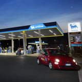 Scatta il price cap di Eni ma le associazioni protestano. Meloni rimarca: “Segnale importante”