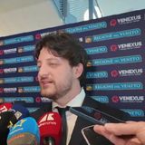 Venexus nel mirino di AVS: “I diritti non si finanziano con la beneficenza ma con le tasse”