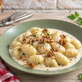 Gnocchi con crema alle noci