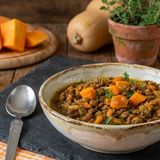 Zuppa di lenticchie e zucca: ricetta cremosa e confortevole