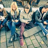 ¿Han arruinado los móviles la salud mental de los jóvenes?
