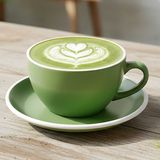 España se tiñe de verde: el té matcha desafía al café y conquista cafeterías, tiendas y supermercados