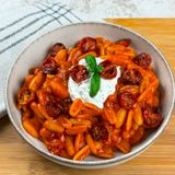 Pasta al pomodoro con pomodorini confit e stracciatella