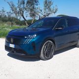 Peugeot E-5008 GT - Il silenzio della potenza