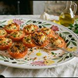 Pomodori gratinati al forno: il contorno estivo che profuma di casa