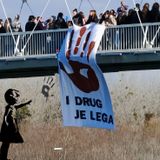 Si muore di corruzione, si muore di nazionalismo, che cazzo ci frega di Vučić