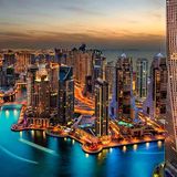 Dubai: oasi futuristica tra deserti dorati