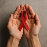 AIDS 2025: Κρίση και Δύναμη Μετασχηματισμού