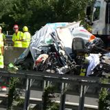 Travolse ambulanza in autostrada, camionista patteggia cinque anni
