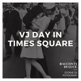 ICONIC 11 VJ Day in times square