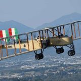 Due “miti del cielo” in mostra domenica all’aeroporto Ferrarin. Poi il decollo per gli Scacchi