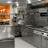 Diseño en Cocinas Industriales: Seguridad, Flujo y Eficiencia