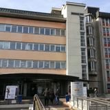 Morto il muratore 65enne travolto da una bobina. “Non si può morire a un anno dalla pensione”