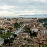 #785 Tende e tv le nuove mazzette comunali per "non oliare" ascensori pubblici, Torvergata sarà l'ombelico del mondo e altre storie di Roma