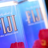 La storia della Fiji Water, l'acqua dei vip
