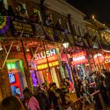 Los diez sitios imprescindibles para el viajero al que le gusta la noche (y no todos son de marcha)