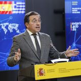 El editorial de Carlos Cuesta: Por qué Sánchez se empeña en vender un gran enfrentamiento con Trump por Irán