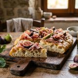 Focaccia genovese con fichi e prosciutto crudo: l’abbinamento irresistibile di fine estate