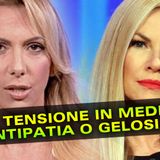 Alta Tensione a Mediaset Tra Federica Panicucci e Simona Branchetti!
