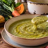 Passato di verdure della nonna: cremoso e con verdure di stagione