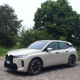 BMW iX xDrive45 - Equilibrio tra efficienza e comfort
