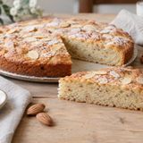 Torta di mandorle e albumi senza glutine: soffice e facilissima