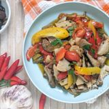 Peperoni e funghi in padella: un contorno facile e veloce!